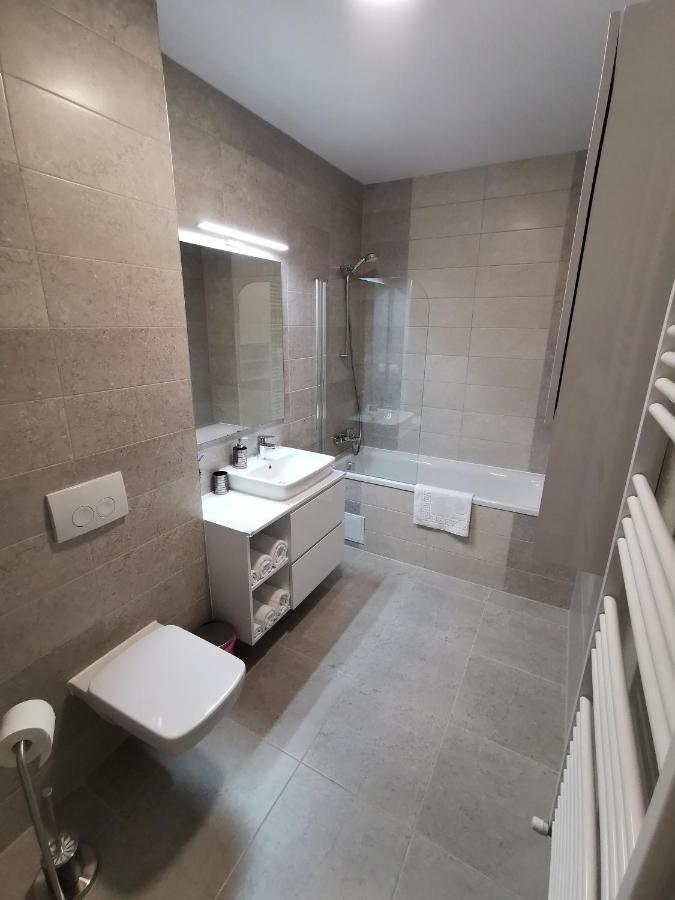 Kronbed Apartments Брашов Екстериор снимка