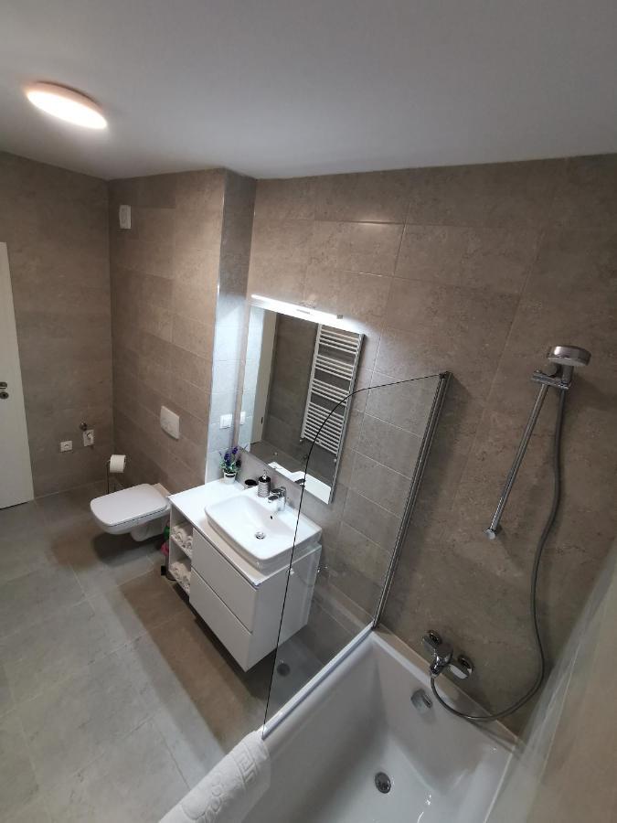 Kronbed Apartments Брашов Екстериор снимка